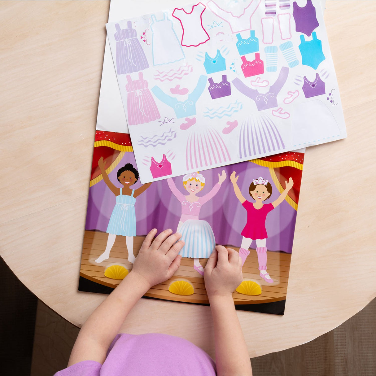 Melissa & Doug Multifarvet Reusable Sticker Pad Dress-Up