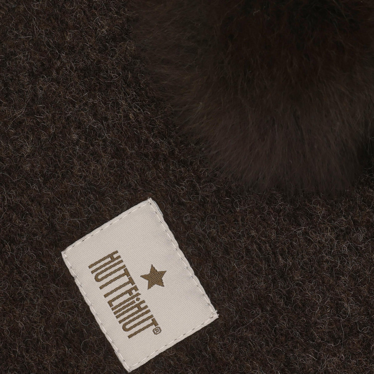 Huttelihut Dark Brown Melange Elefantlue Ull Alpaca Pompoms
