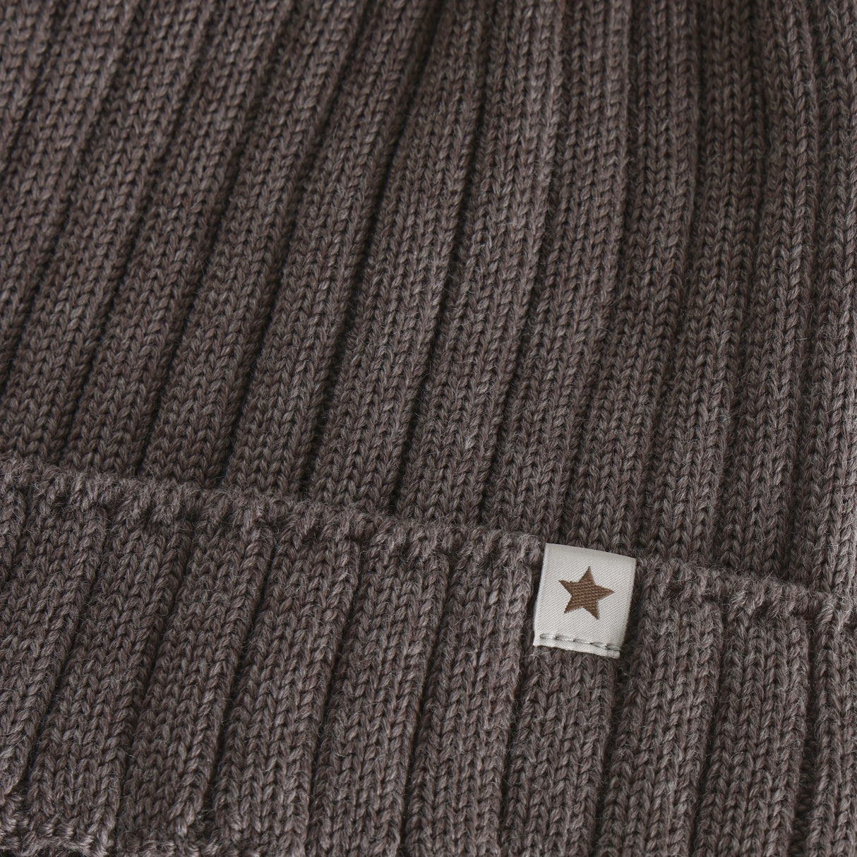 Huttelihut Brown Melange Lue Strikk Alpaca Pompom