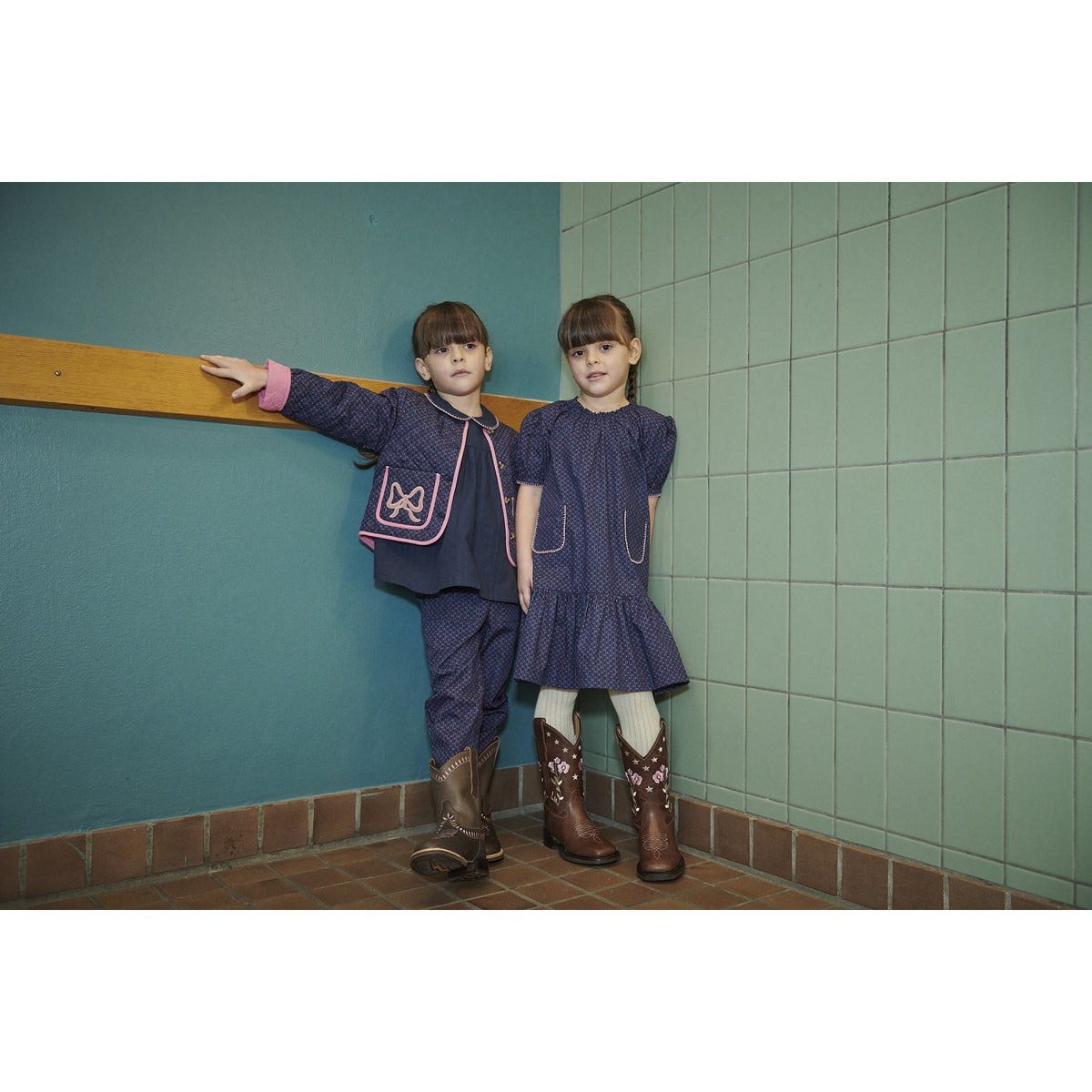 COPENHAGEN COLORS Navy Flower Aop Printed Navy Flower Bukser