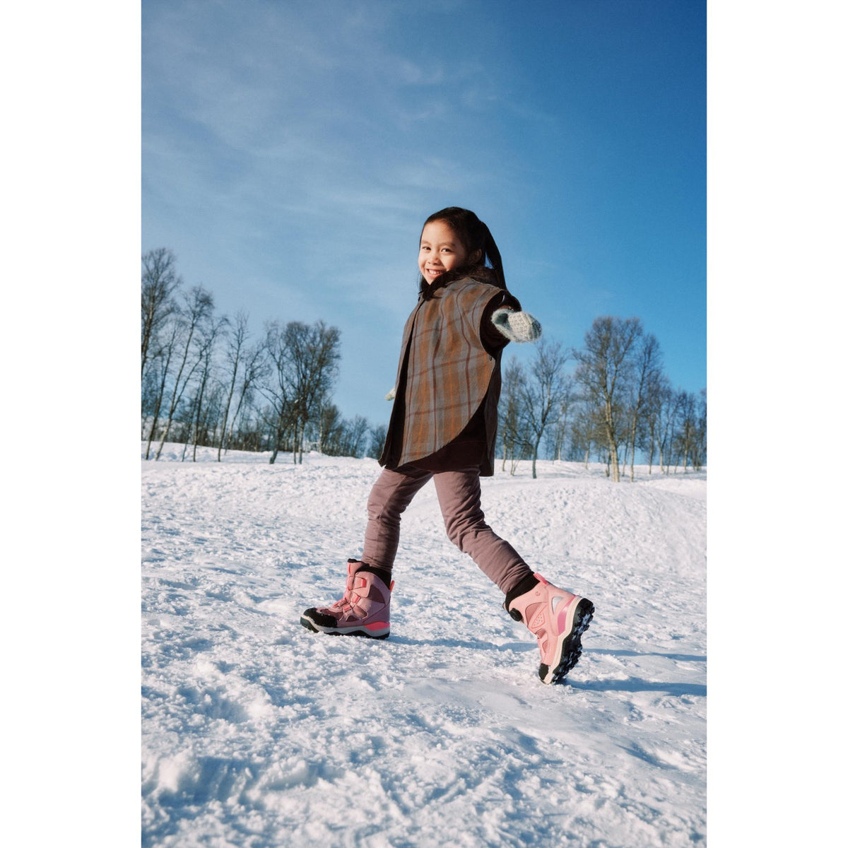 Ecco Blush Snow Mountain Side Atop