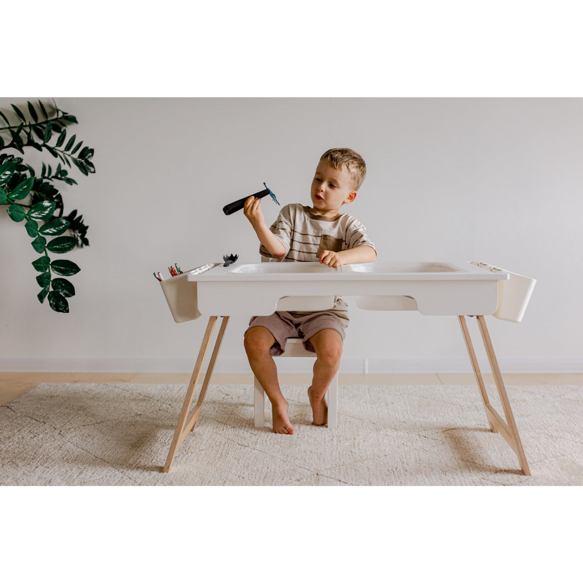 Duck Woodworks White Sensory Table Med 2 Boxes Included