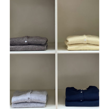 HOLMM Navy Billy Cashmere Strikk Sweater
