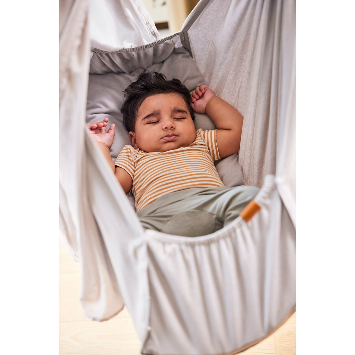 MEMBANTU Grey Organic Baby Hammock Premium