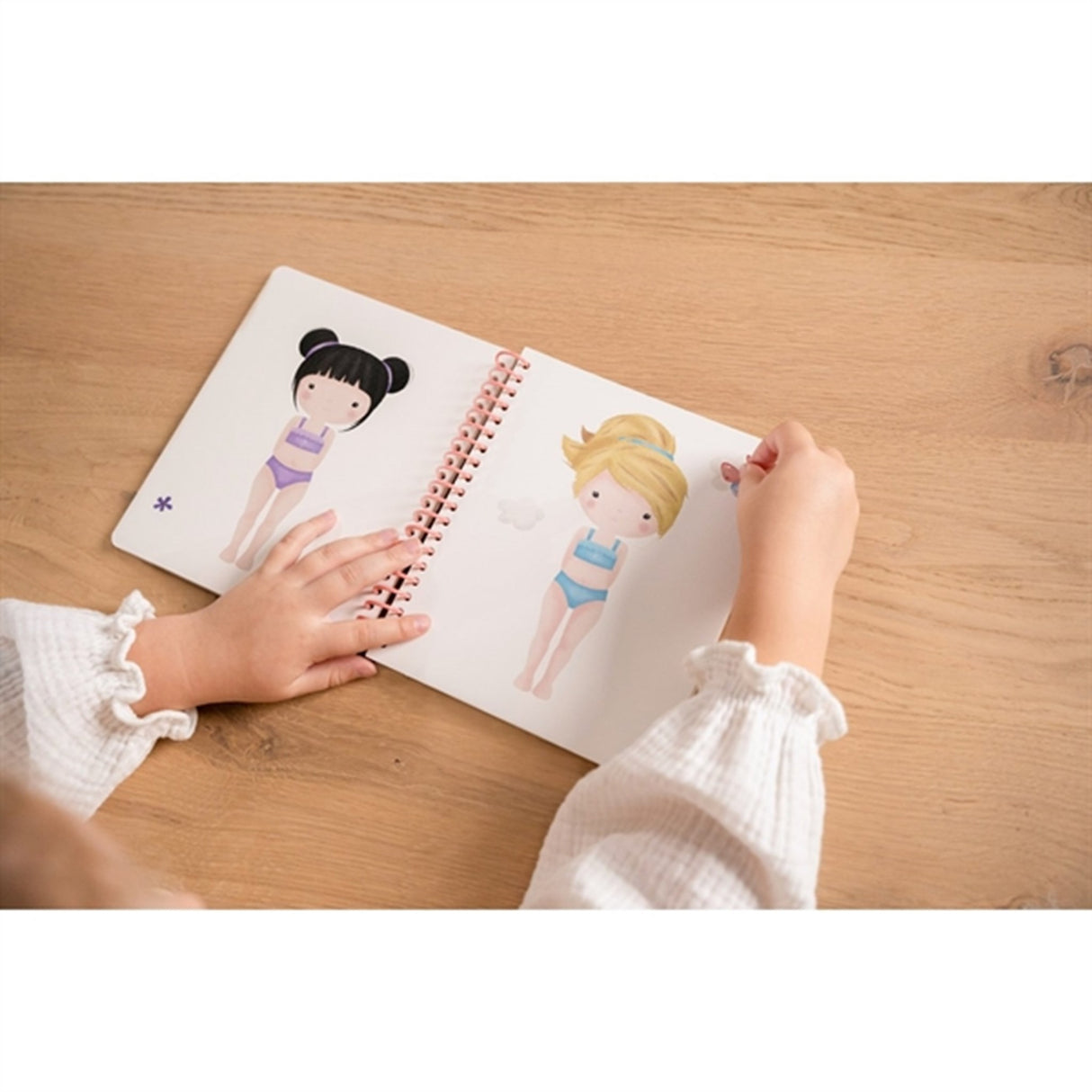 Little Dutch Rosa & Friends Dress Up Book