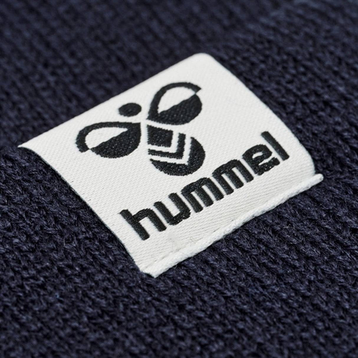 Hummel Beanie Park Black Iris 3