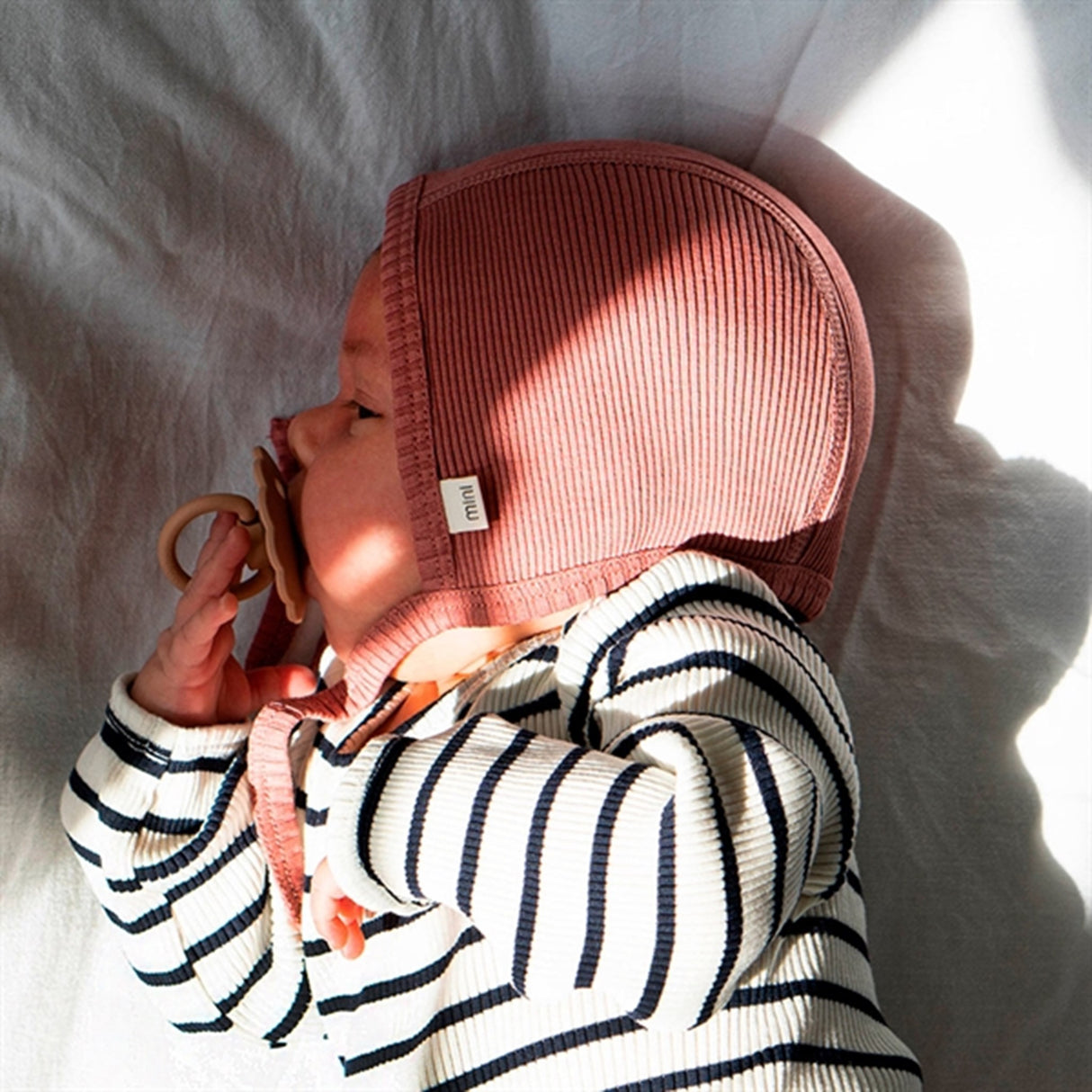 Minimalisma Bloom Hue Antique Red 3