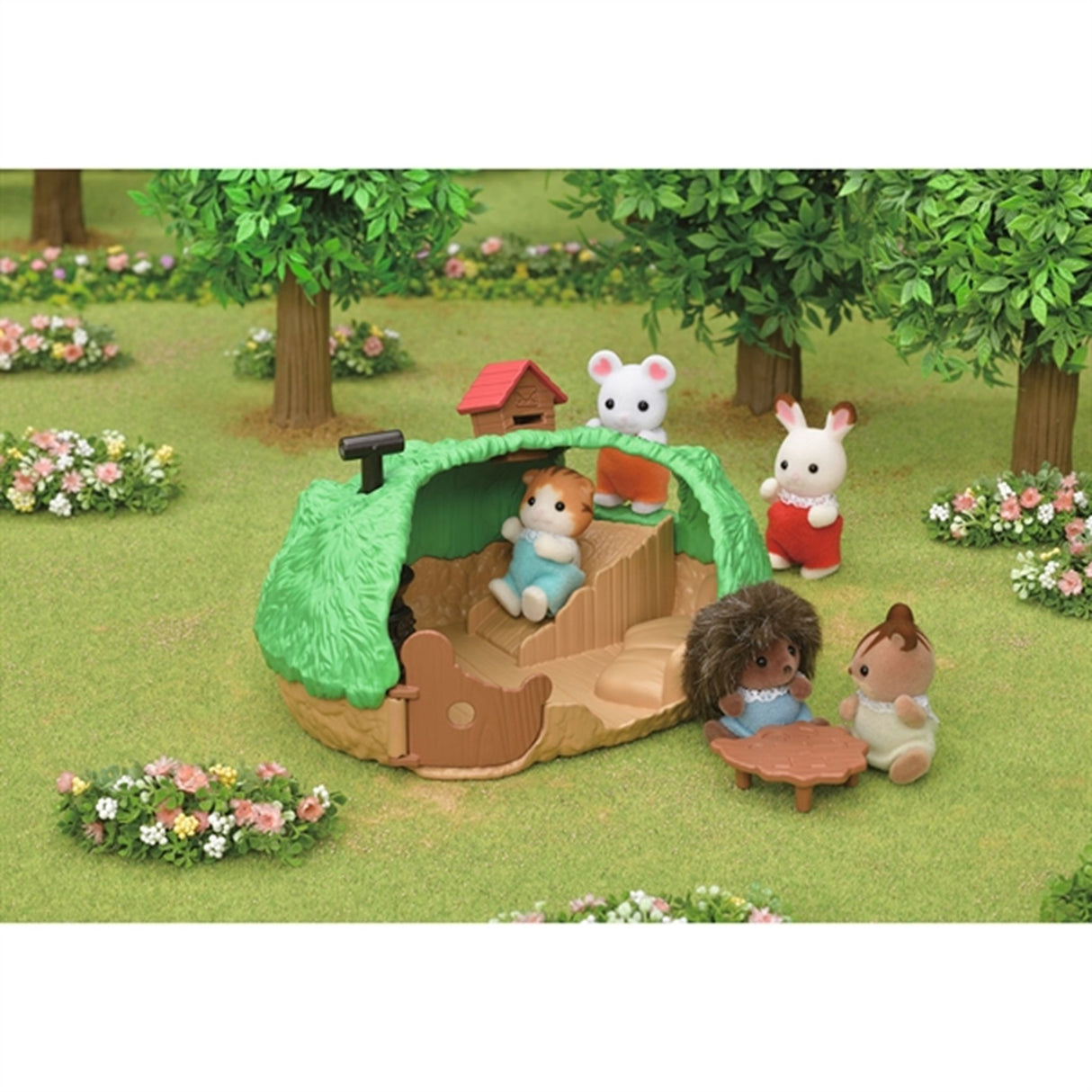 Sylvanian Families® Baby Pinnsvin Høy