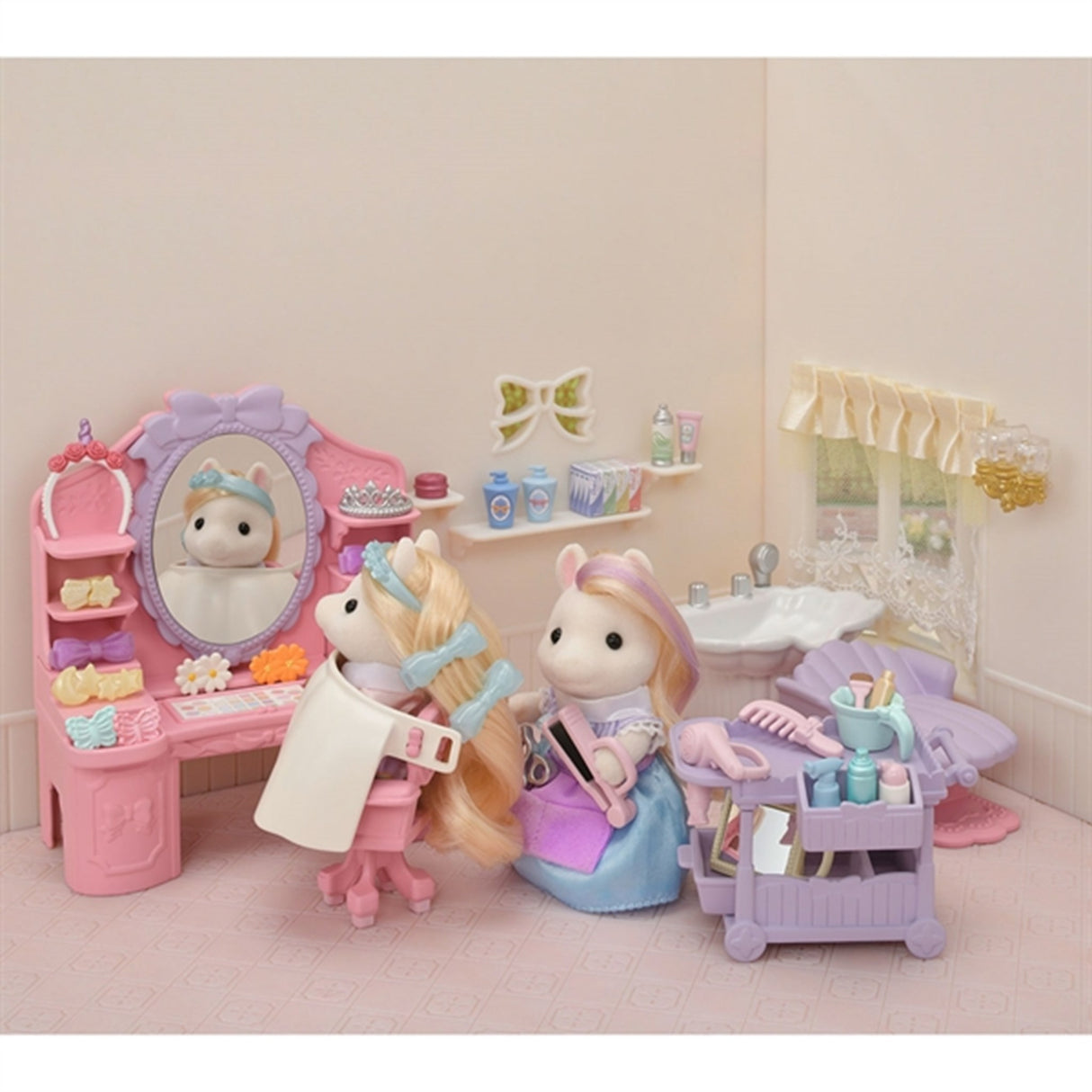Sylvanian Families® Ponni Frisør Lekesett Med Figur