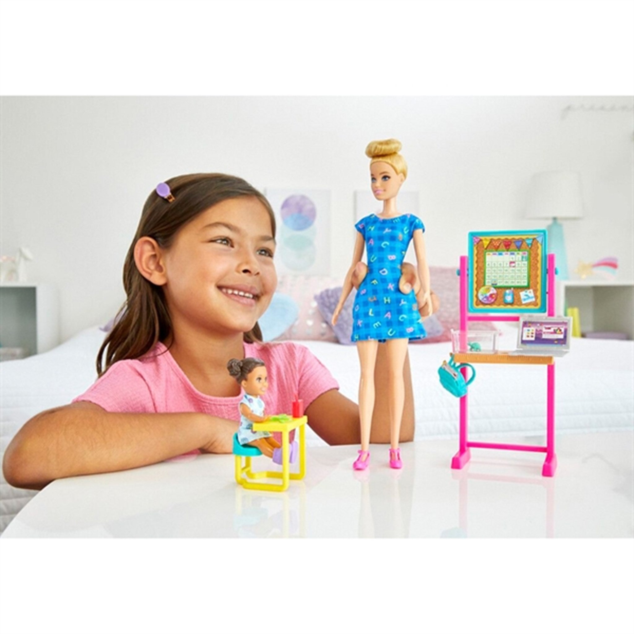 Barbie® Career Kindergarten Teacher 3