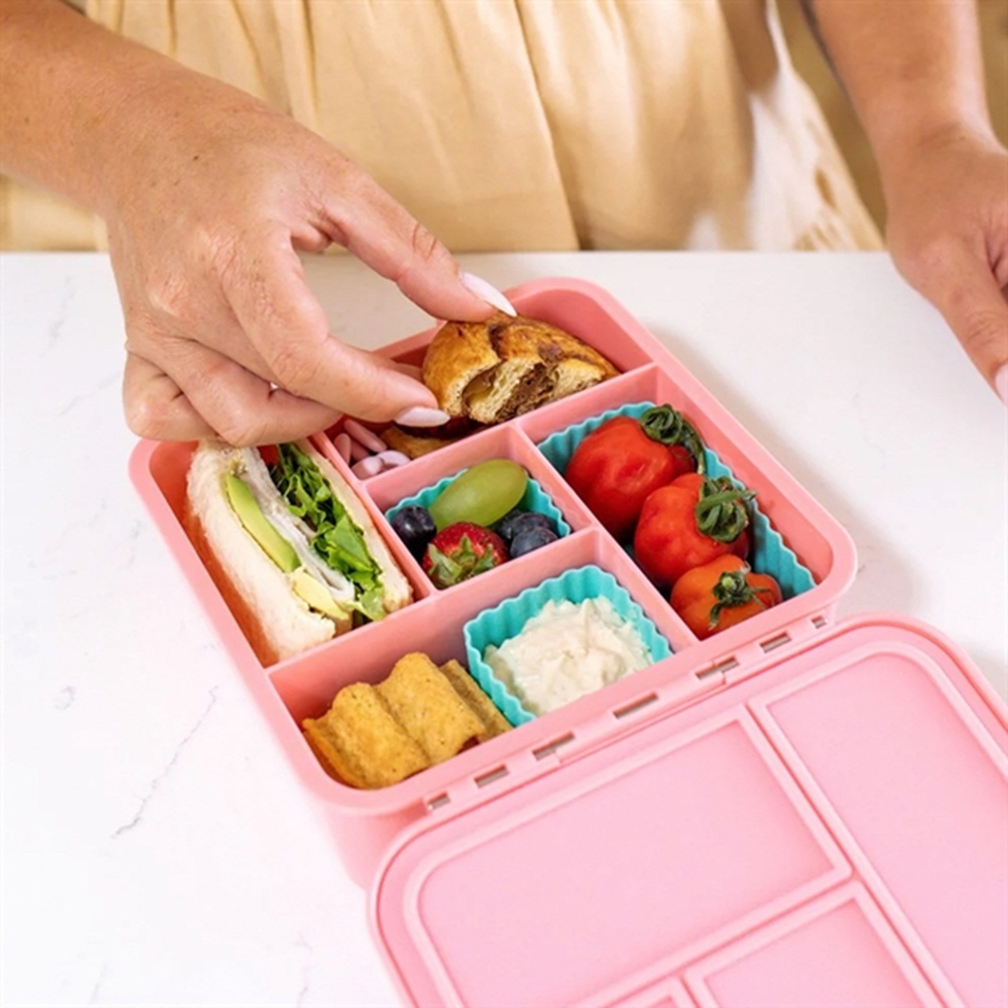 Little Lunch Box Co Bento 5 Matboks Strawberry 3