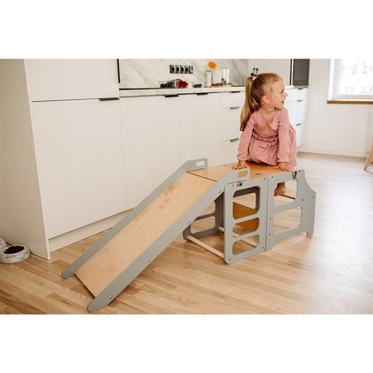 Duck Woodworks Foldable Kitchen Tower w. Slide Black 2