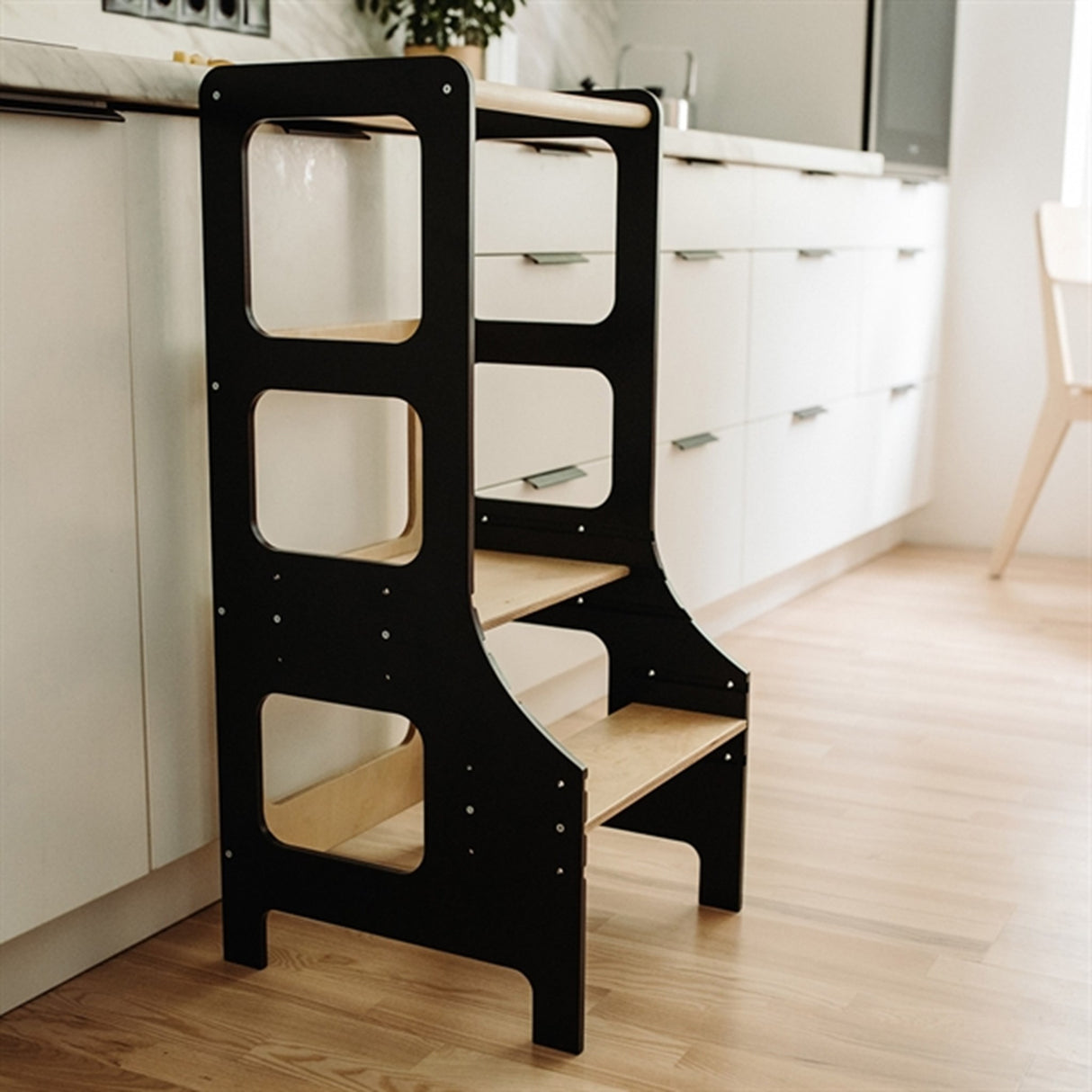 Duck Woodworks Foldable Kitchen Tower Black