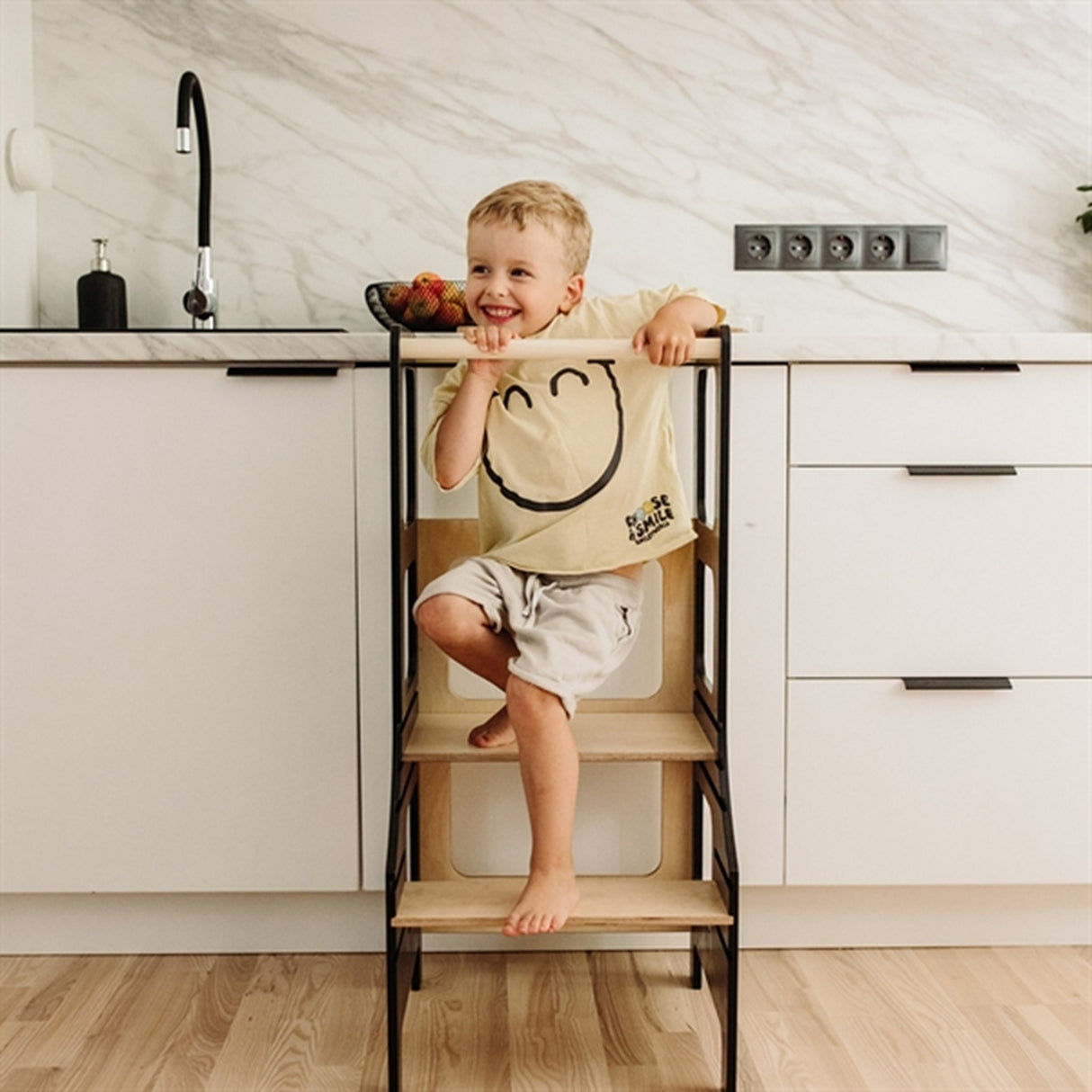 Duck Woodworks Foldable Kitchen Tower Black 2