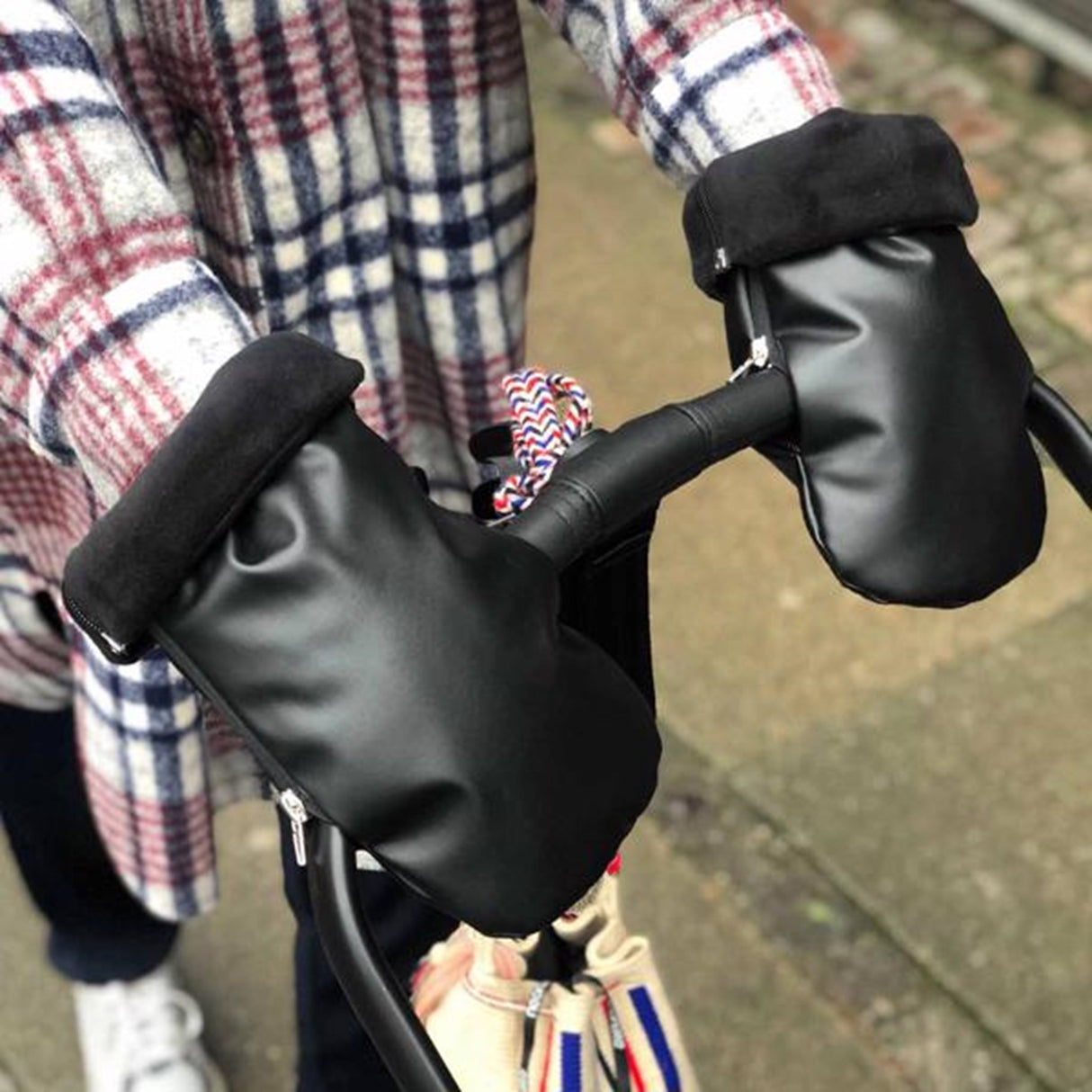 KongWalther Østerbro Barnevogn Hanske Faux Black Night