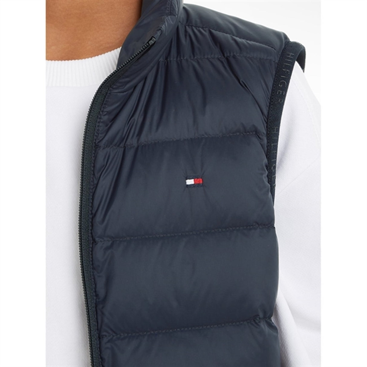 Tommy Hilfiger U Essential Light Dun Vest Desert Sky 7