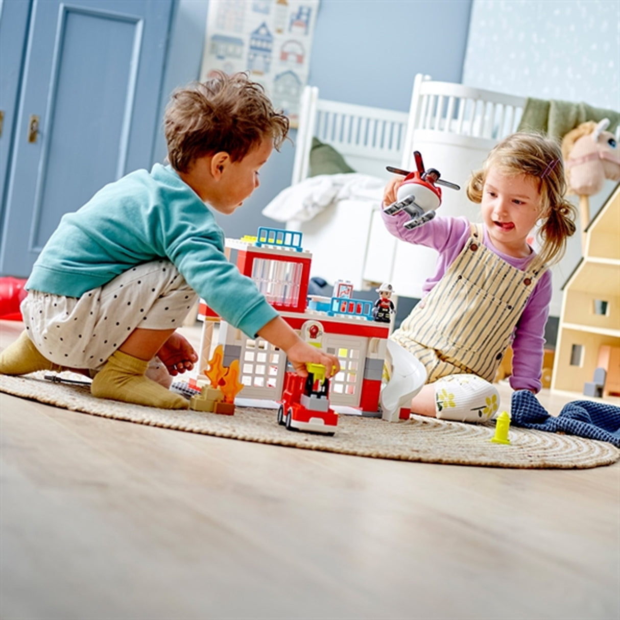 LEGO® DUPLO® Brannstasjon og Helikopter