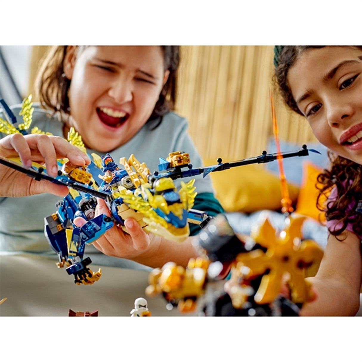 LEGO® NINJAGO® Elementdrage mot Keiserinneroboten