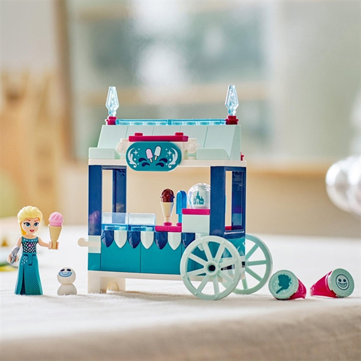 LEGO® Disney™ Elsas Frosne Godsaker 5