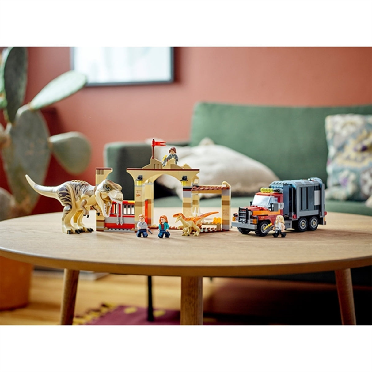 LEGO® Jurassic World™  T. rex og Atrociraptor på Rømmen 5