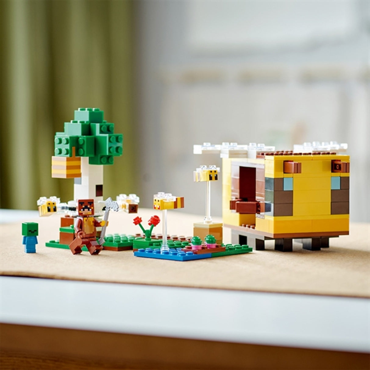 LEGO® Minecraft® Birøkterens Hytte 5