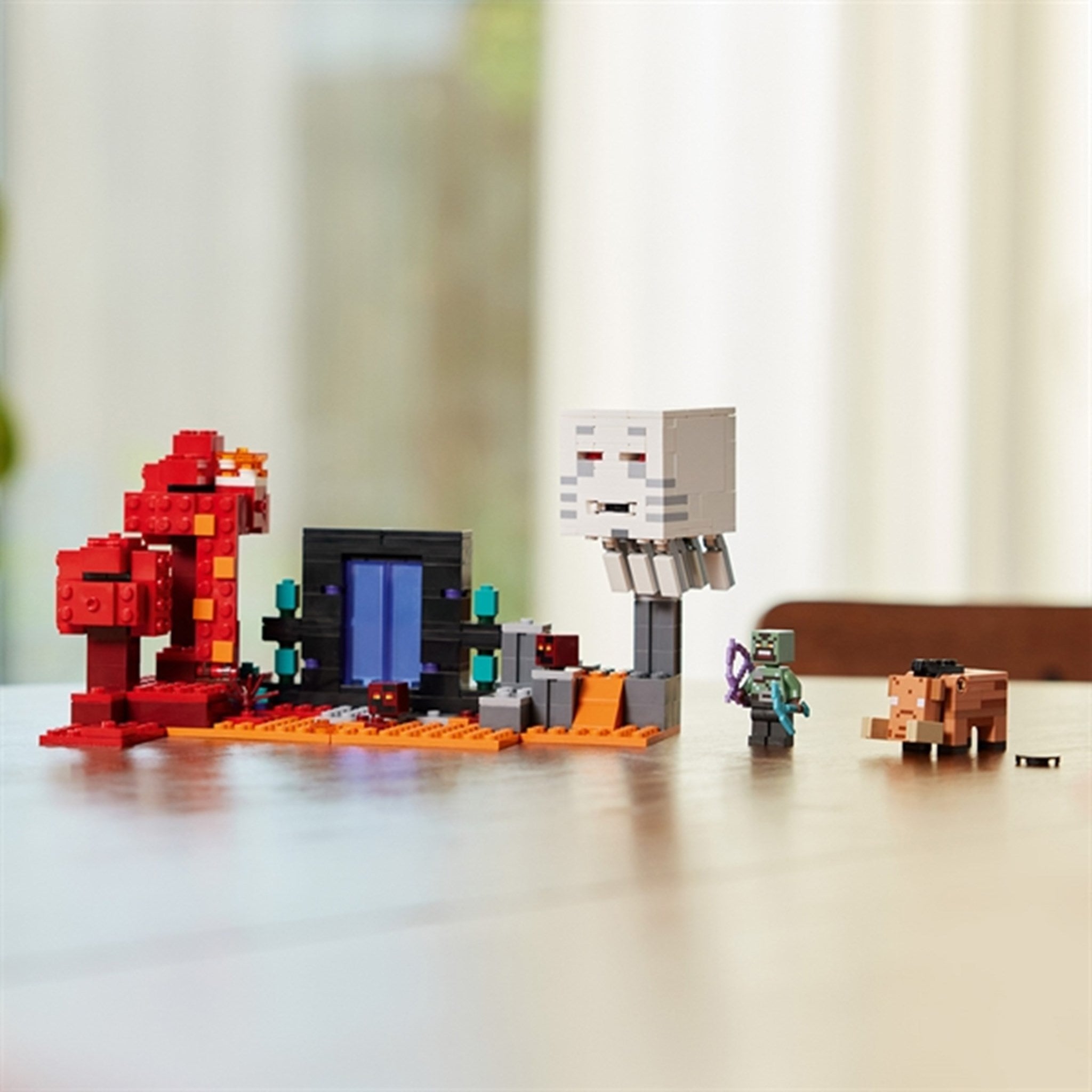 LEGO® Minecraft® Bakholdsangrep ved Underverdenportalen 4
