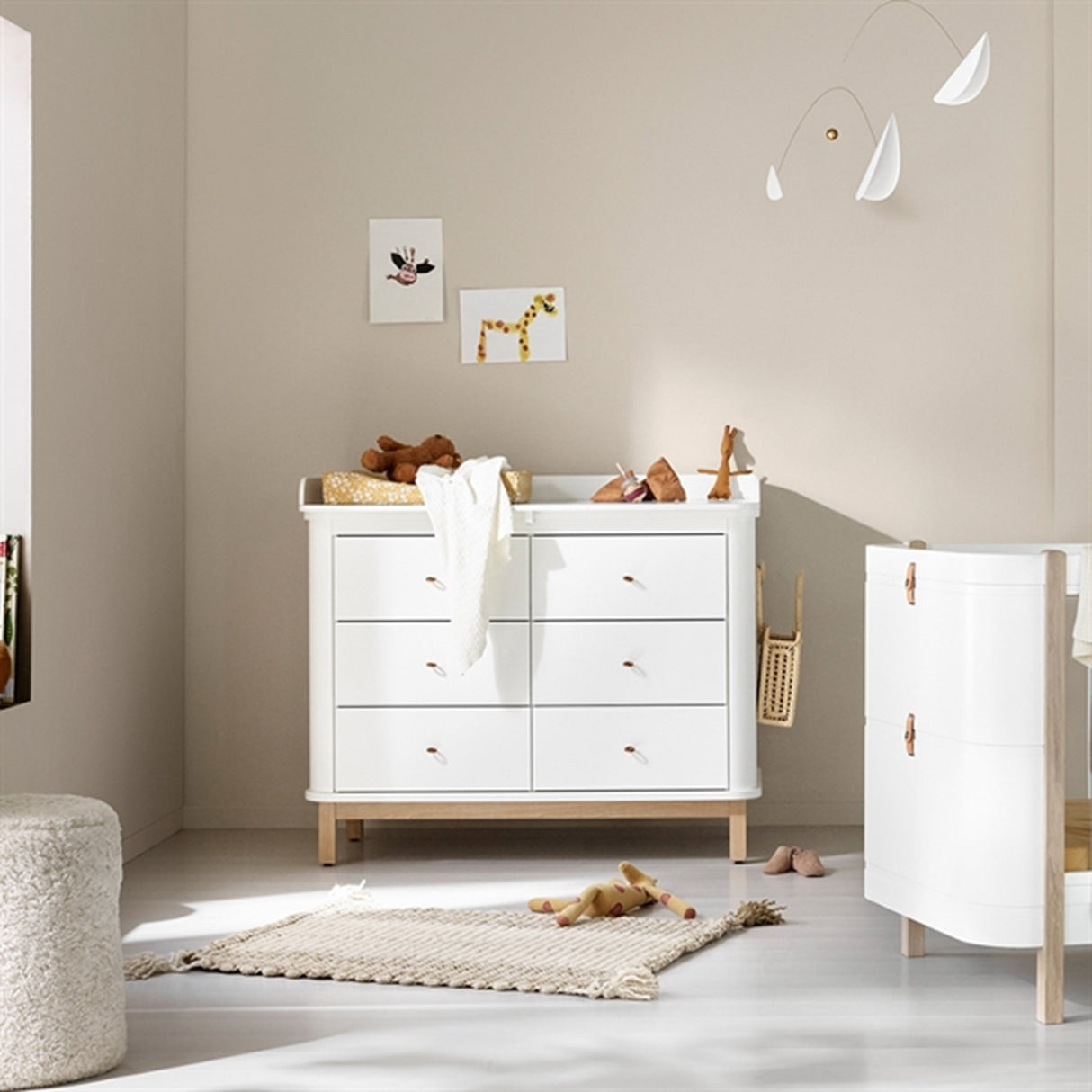 Oliver Furniture Wood Puslekommode m. 6 Skuffer Hvit/Eik 4