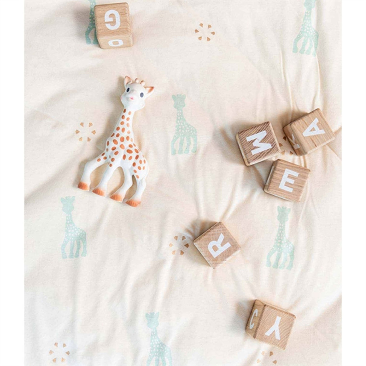 Play&Go 2-i-1 Leketeppe Baby Sophie La Girafe 4