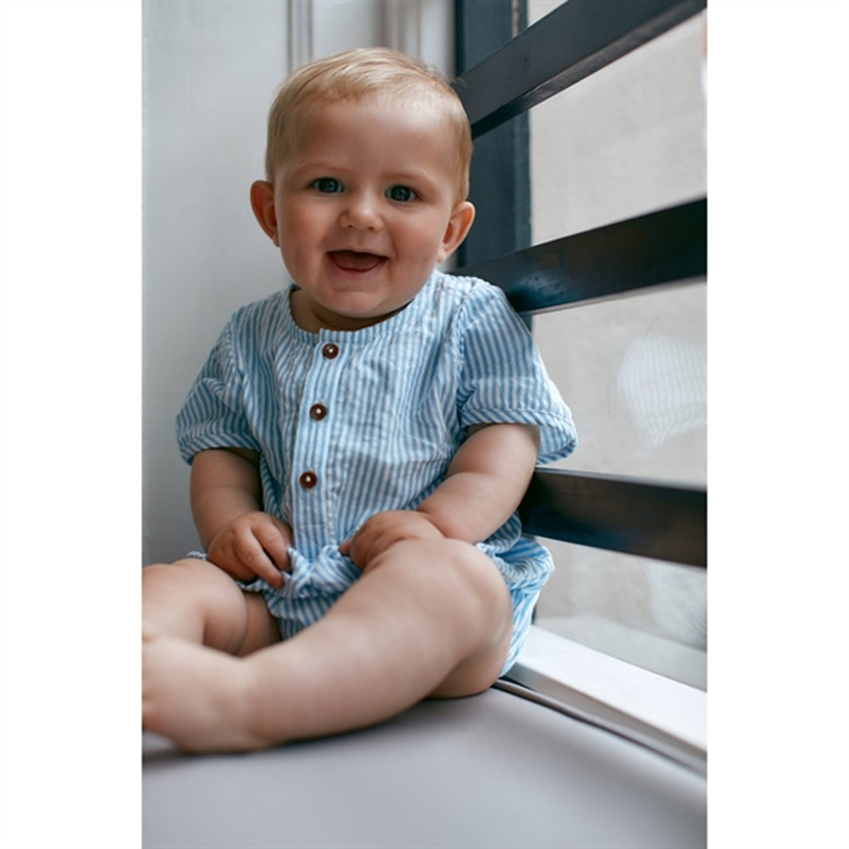 Copenhagen Colors Sky Blue W Cream Stripe Seersucker Romper m. ermer 2