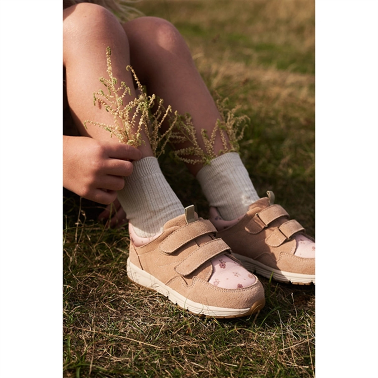 Wheat Borrelås Sneakers Toney Rose Beige Flowers